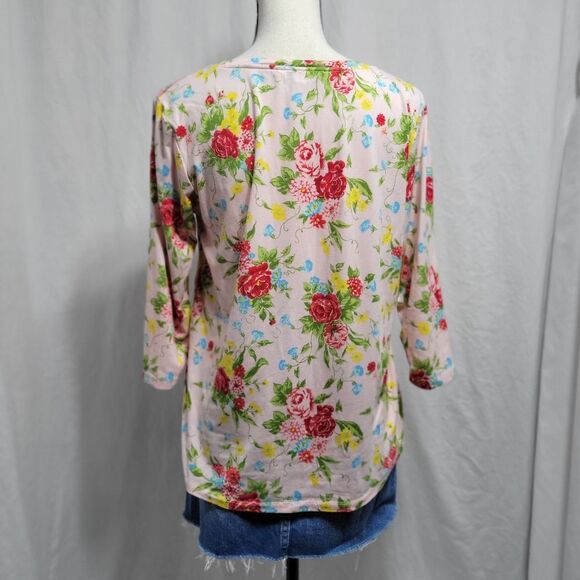 Pioneer Woman floral polyester stretch 3/4 sleeve tops, size M. (2 tops) - Picture 4 of 10
